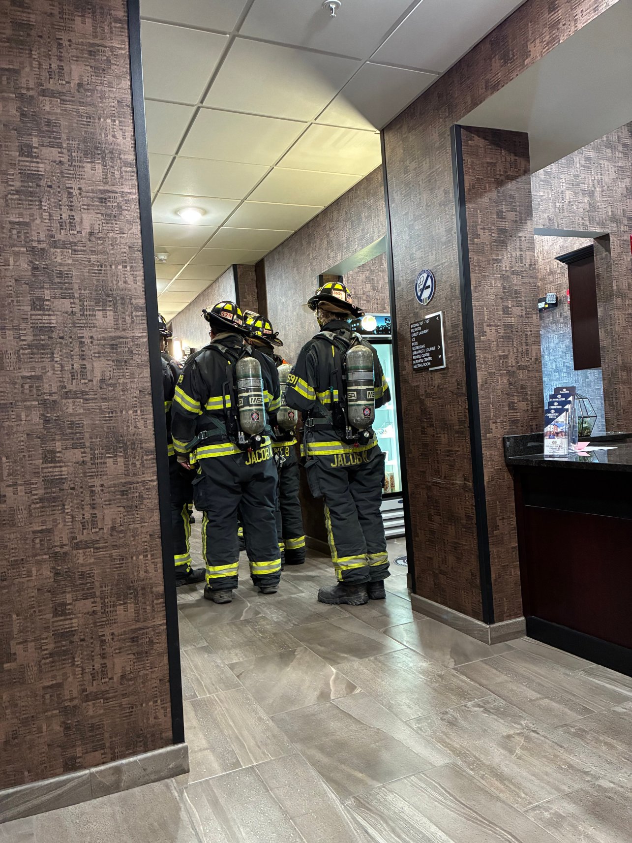 鹅卵石套房酒店-小滑道-官方