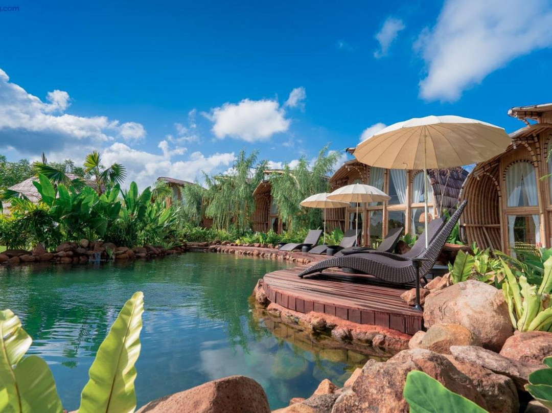 Curve Villas Boutique Resort