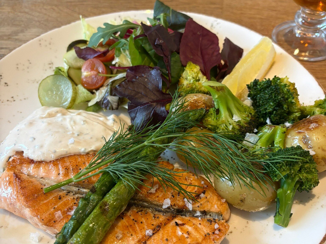 Le Belle Vie Bistro & Bar