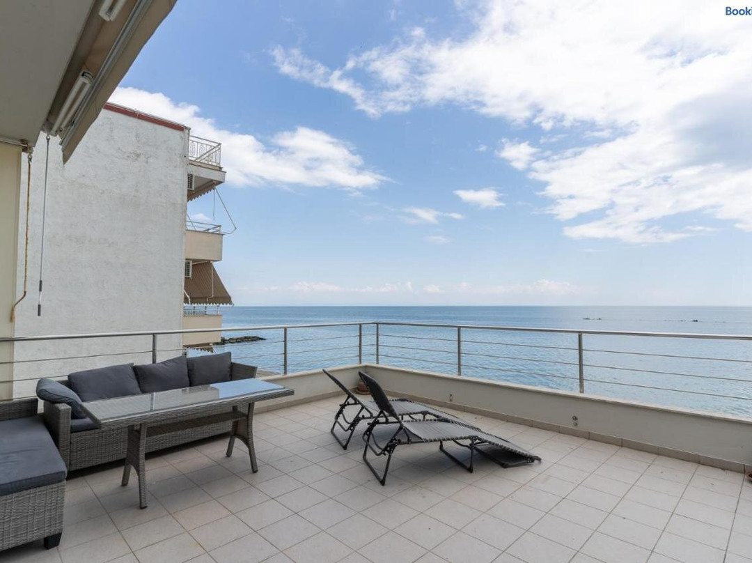 White Pearl Apartments