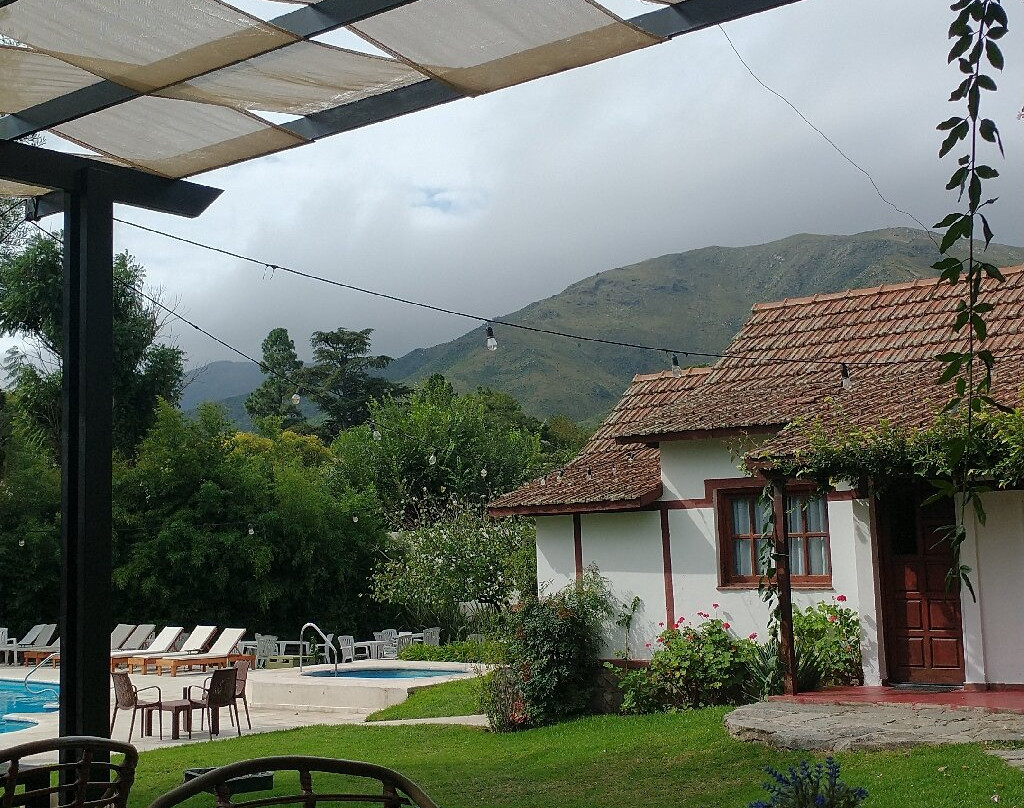 燕子酒店 - 限成人主图