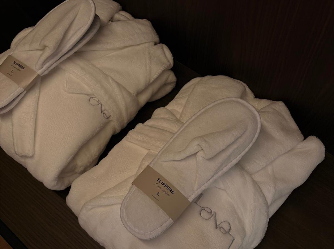 Lenel Boutique Room