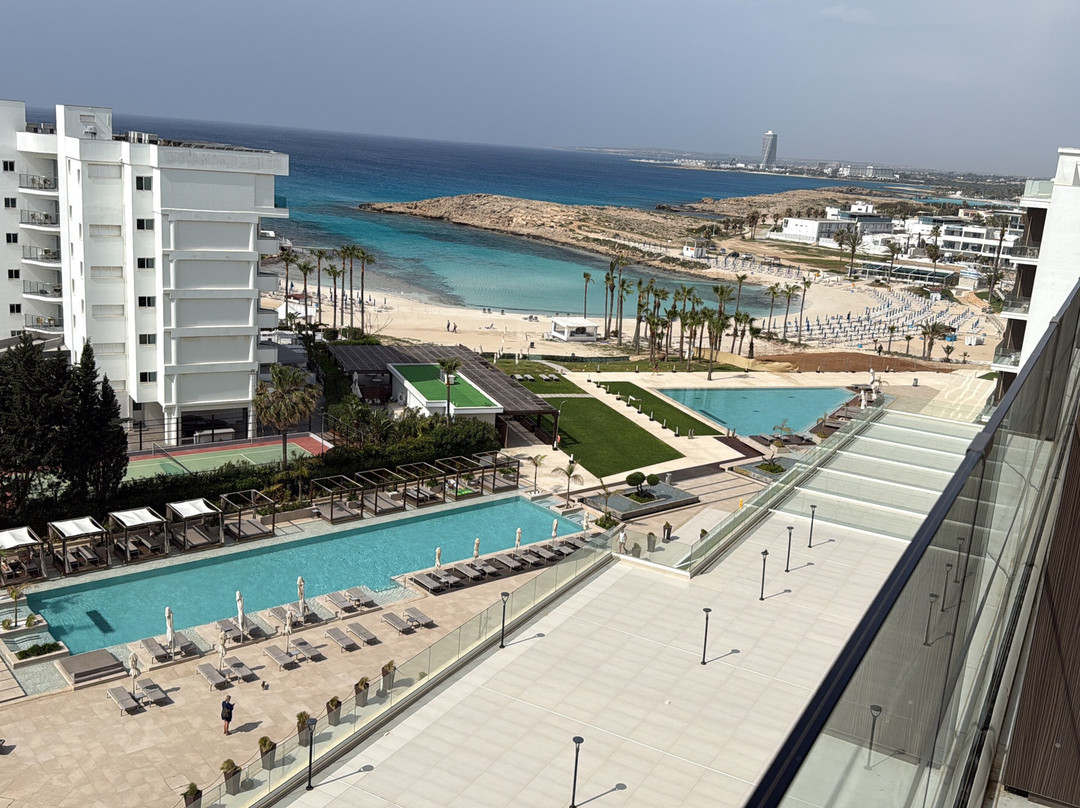 Chrysomare Beach Hotel and Resort主图