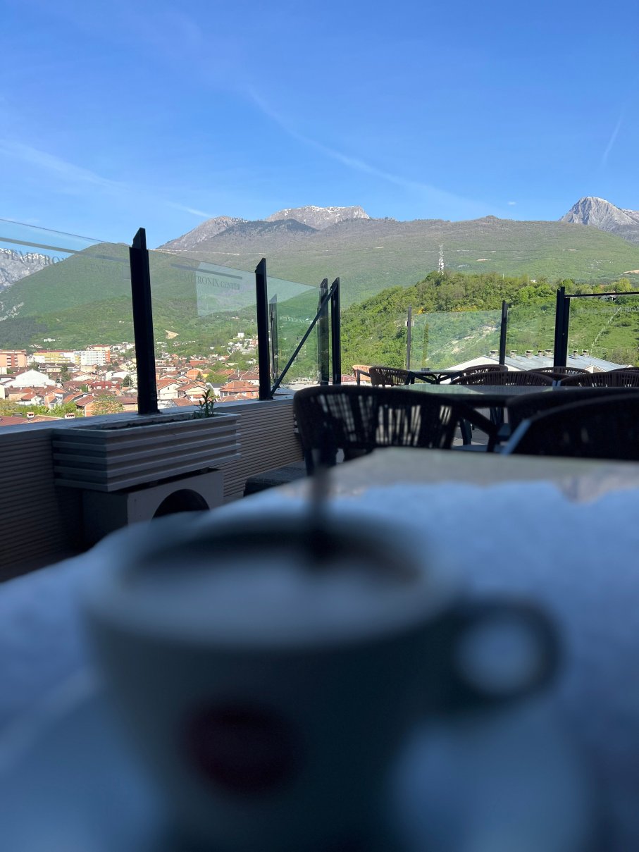 赛米特尼克斯酒店-旅行者