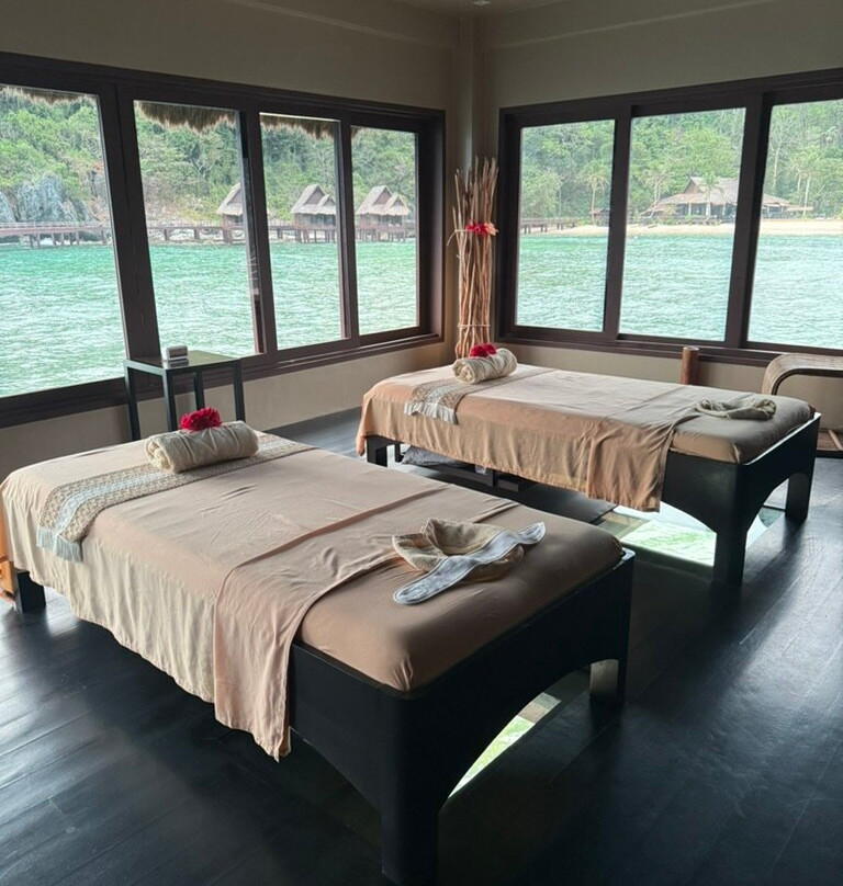 卡瓦延岛度假村-爱妮岛主图
