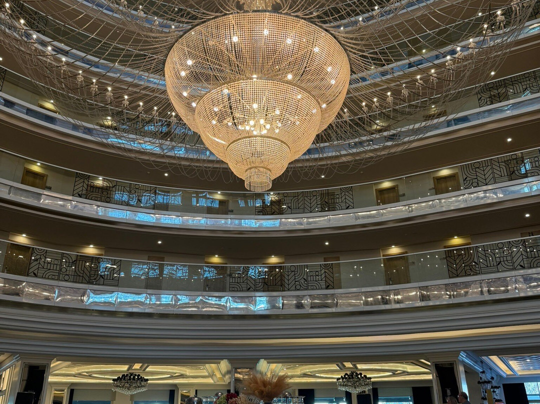 德尔芬帝国酒店主图