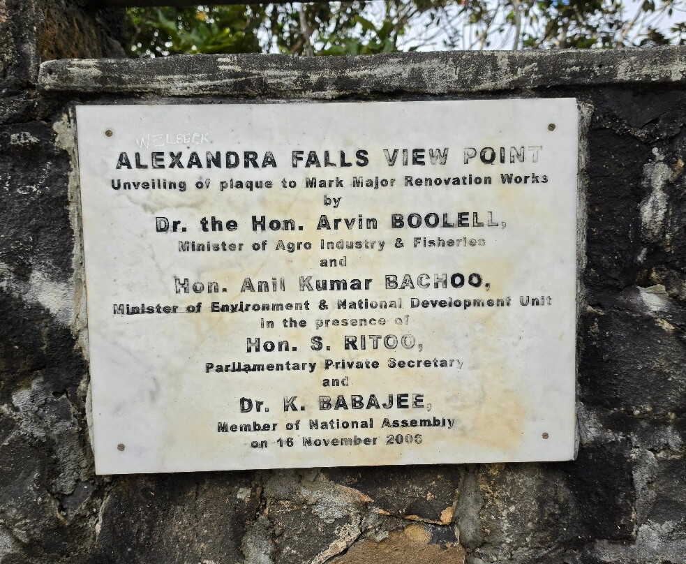 Alexandra Falls-Union Park必去景点