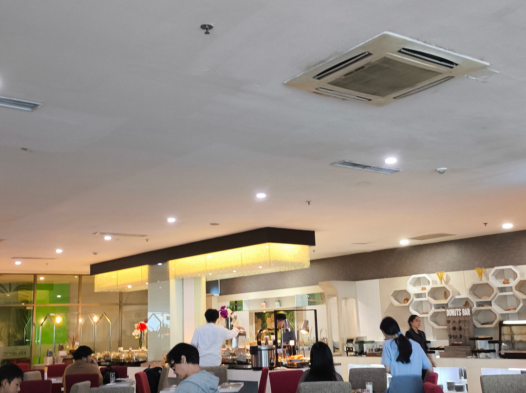 巴厘巴板酒店及会议厅主图