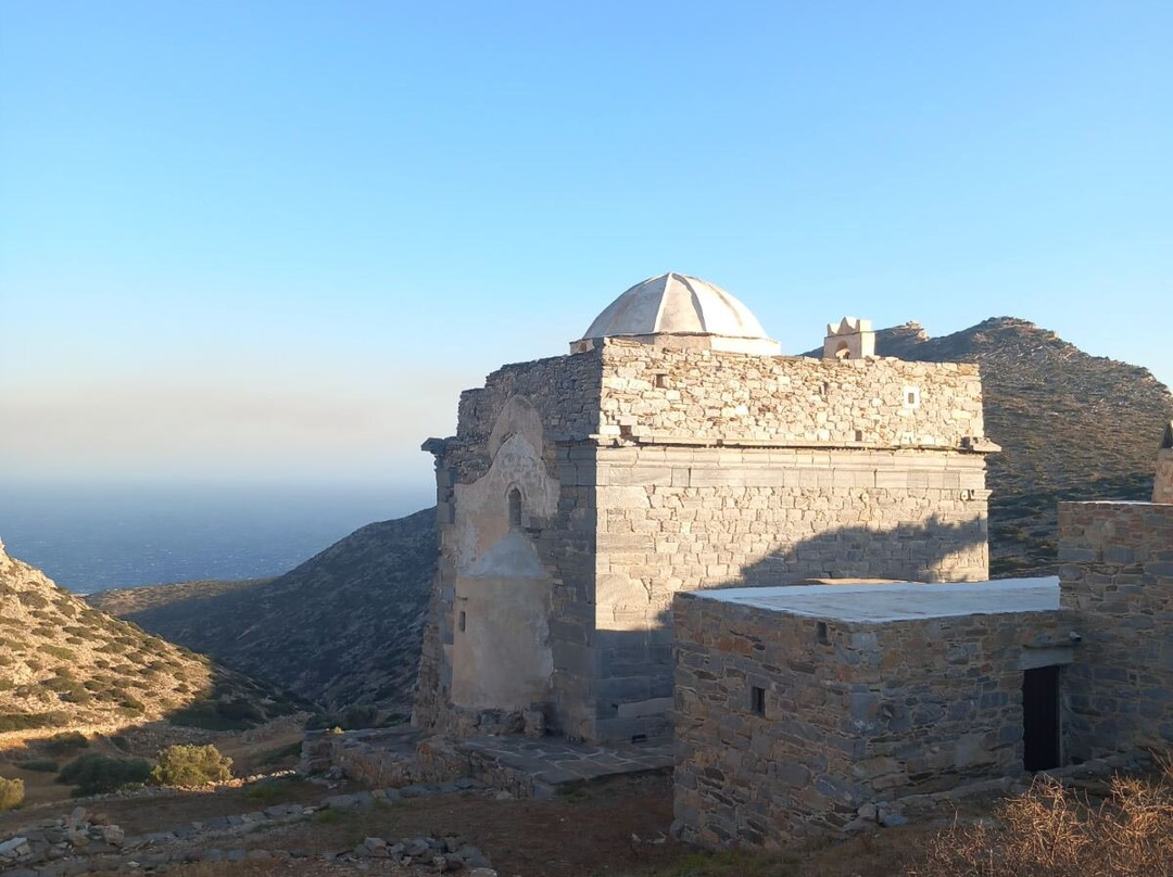 The Zoodohos Pigi monastery-Sikinos必去景点