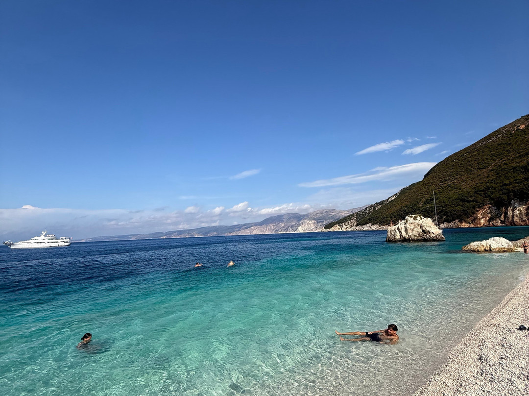 Fteri Beach-Zola必去景点