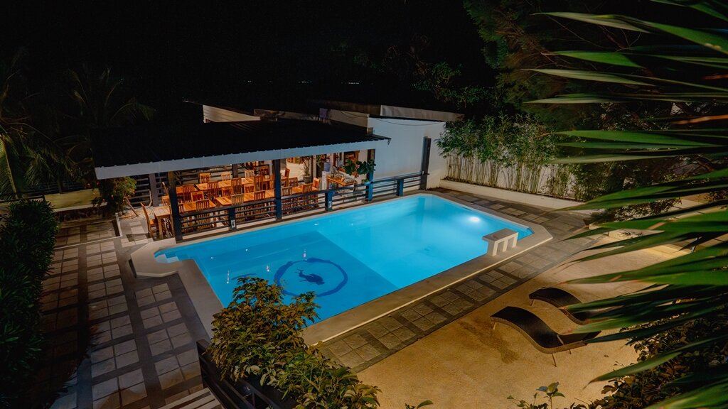 Manzil Anilao Cosy 2 Bedroom Apartment U2-泳池