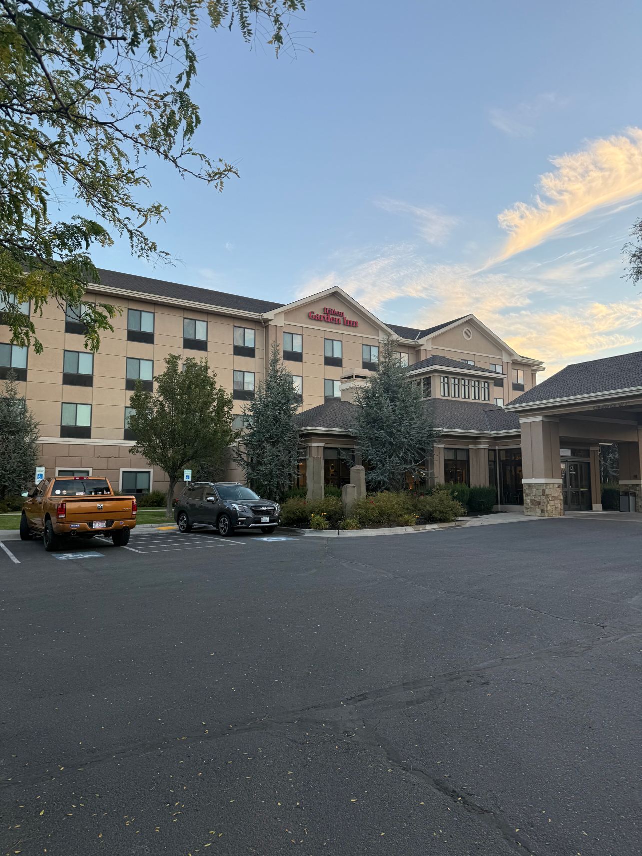 特温福尔斯希尔顿花园酒店-旅行者