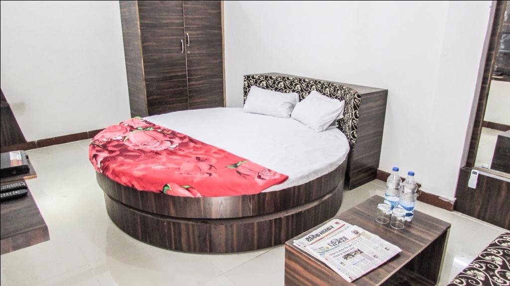 Shree Rudrika Yatri Grah-官方