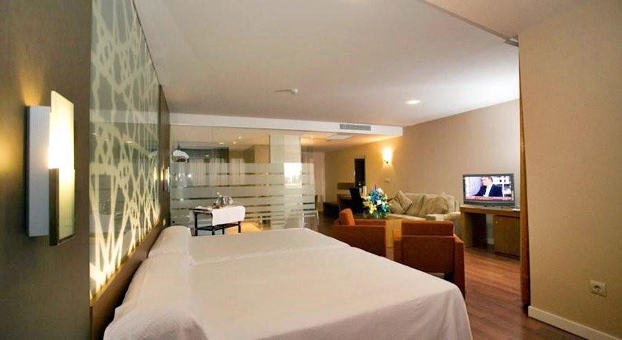 格拉纳达宫殿酒店主图