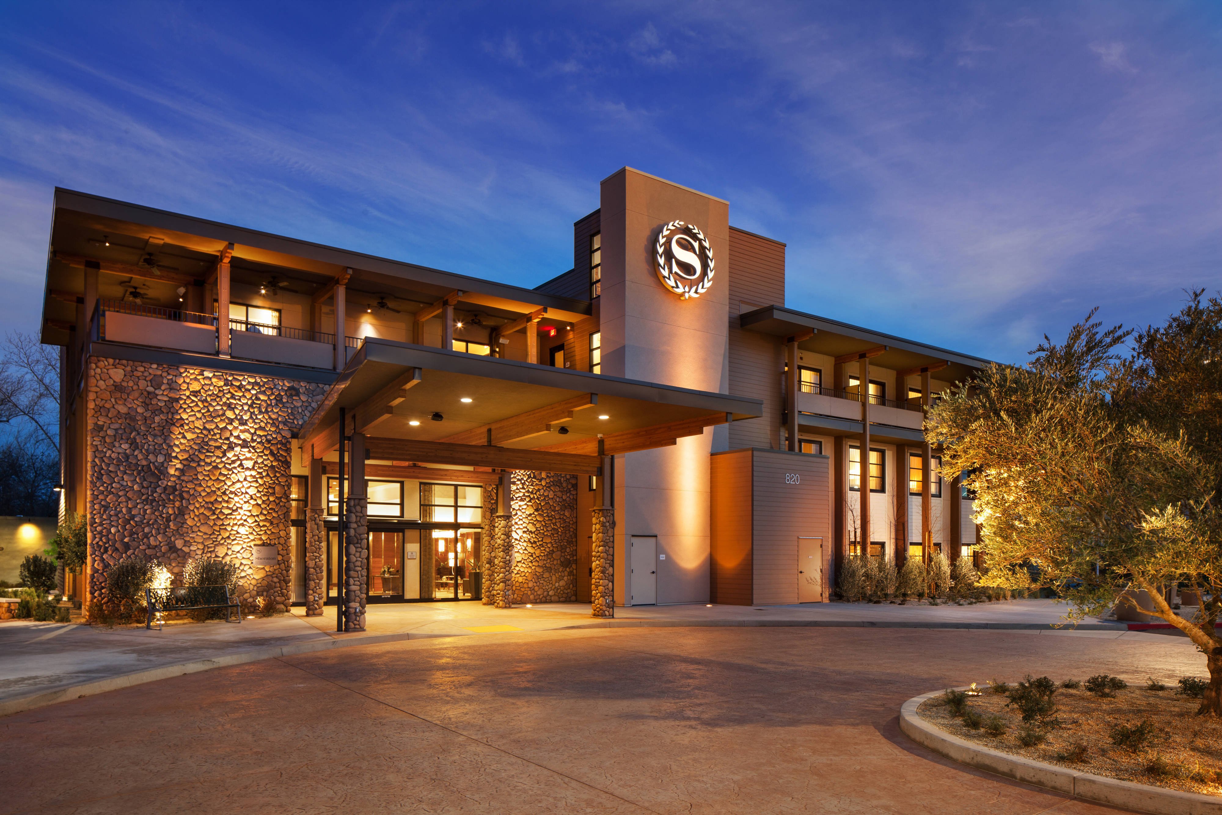 Sheraton Redding Hotel at the Sundial Bridge-官方