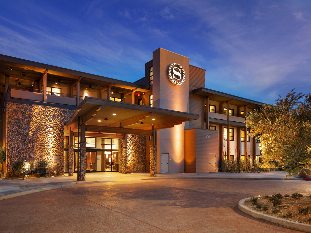 Sheraton Redding Hotel at the Sundial Bridge主图