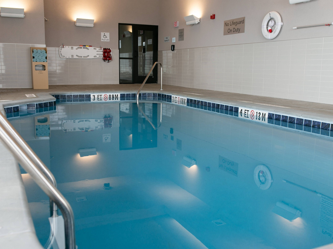 Courtyard Elkhart主图