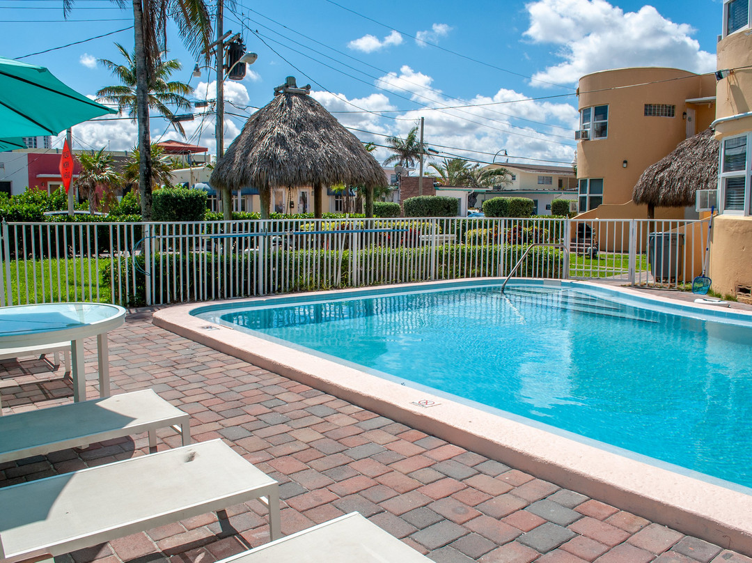 天鹅海滩好莱坞酒店