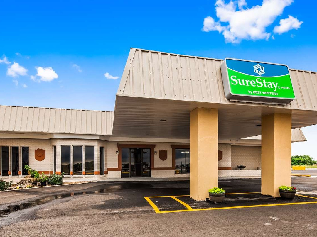 SureStay By Best Western Higginsville主图
