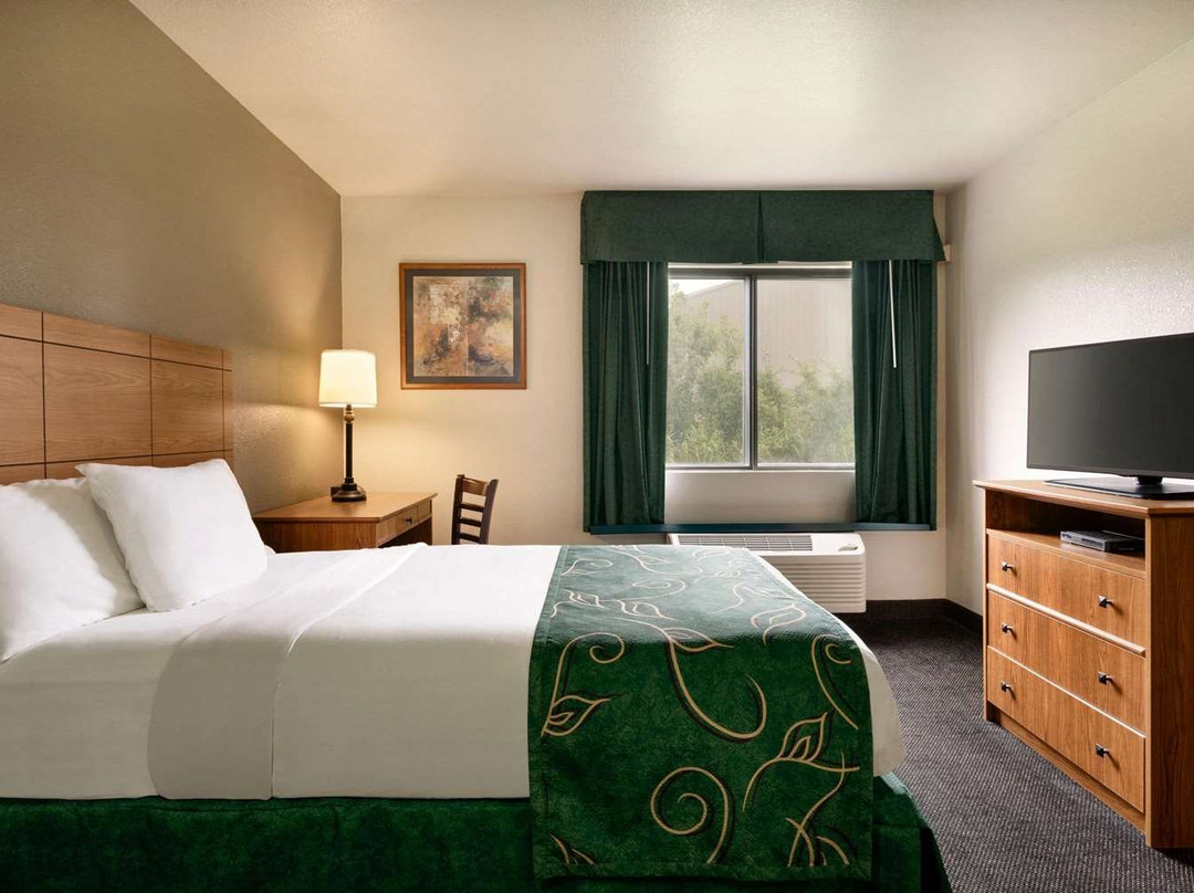 Travelodge by Wyndham Dexter