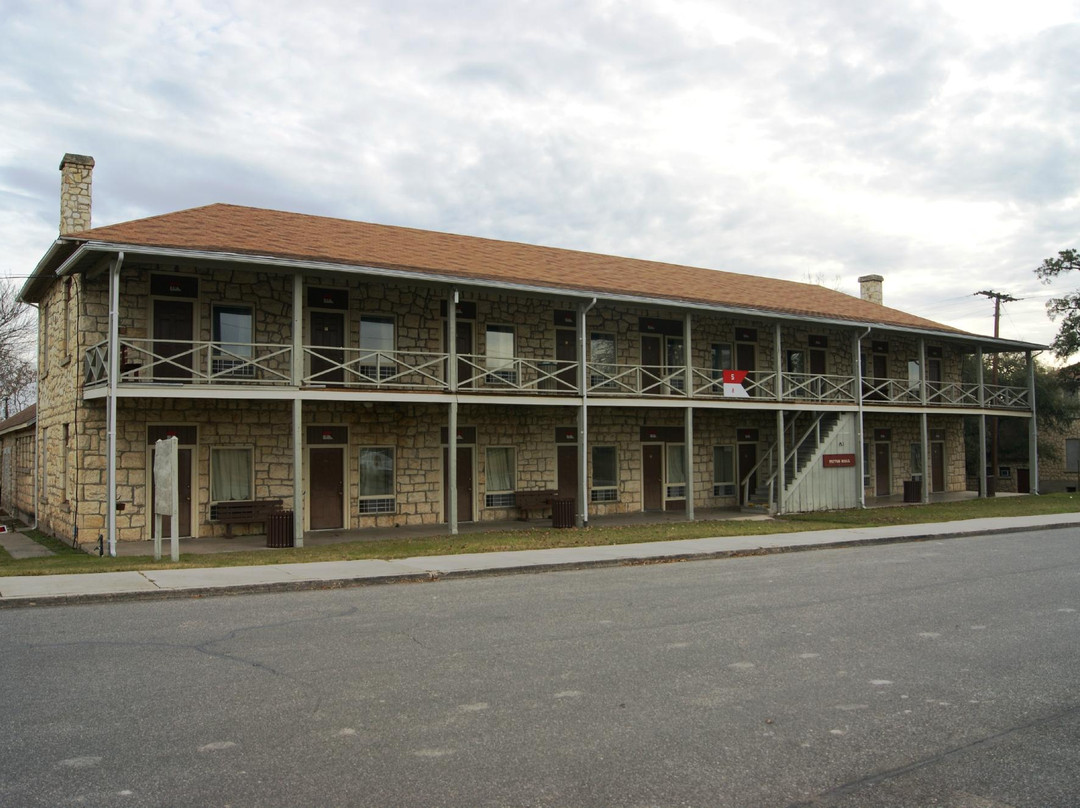 Brackettville酒店住宿-Lodging at Fort Clark Springs