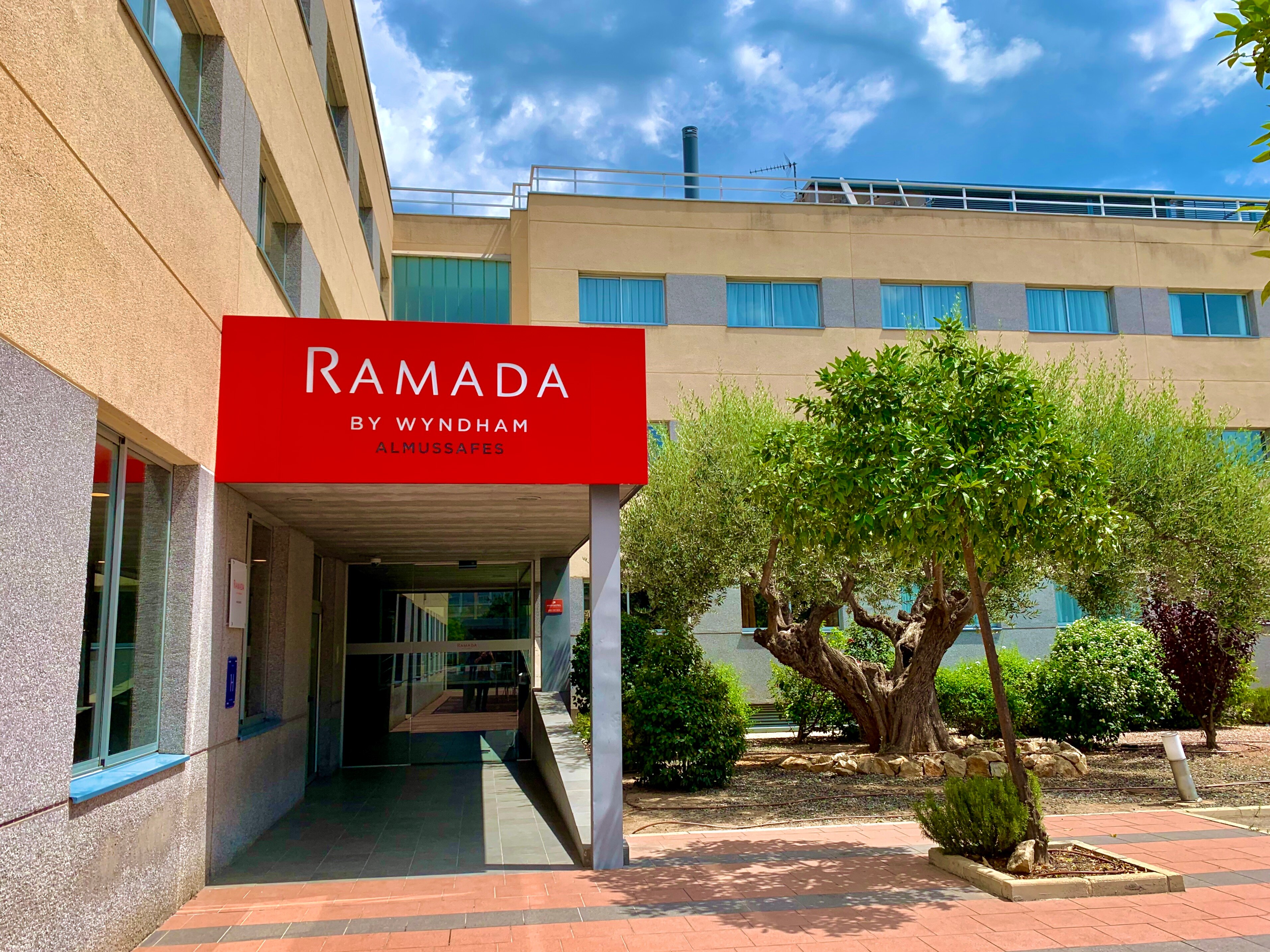 Ramada by Wyndham Valencia Almussafes-官方