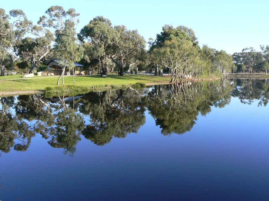 Bordertown Recreation Lake景点图片