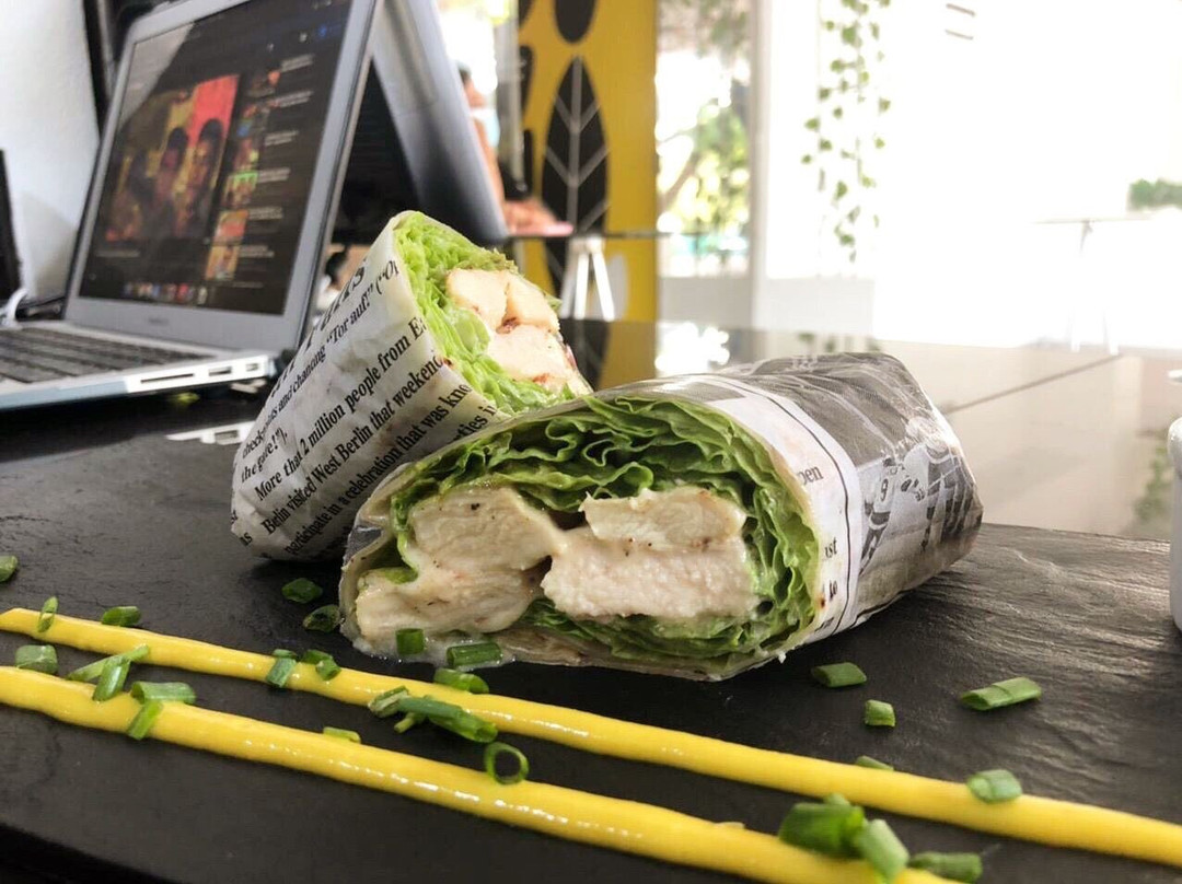 La Casa Blanca Bar & Lounge