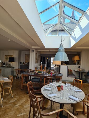 Bel & The Dragon at The George主图