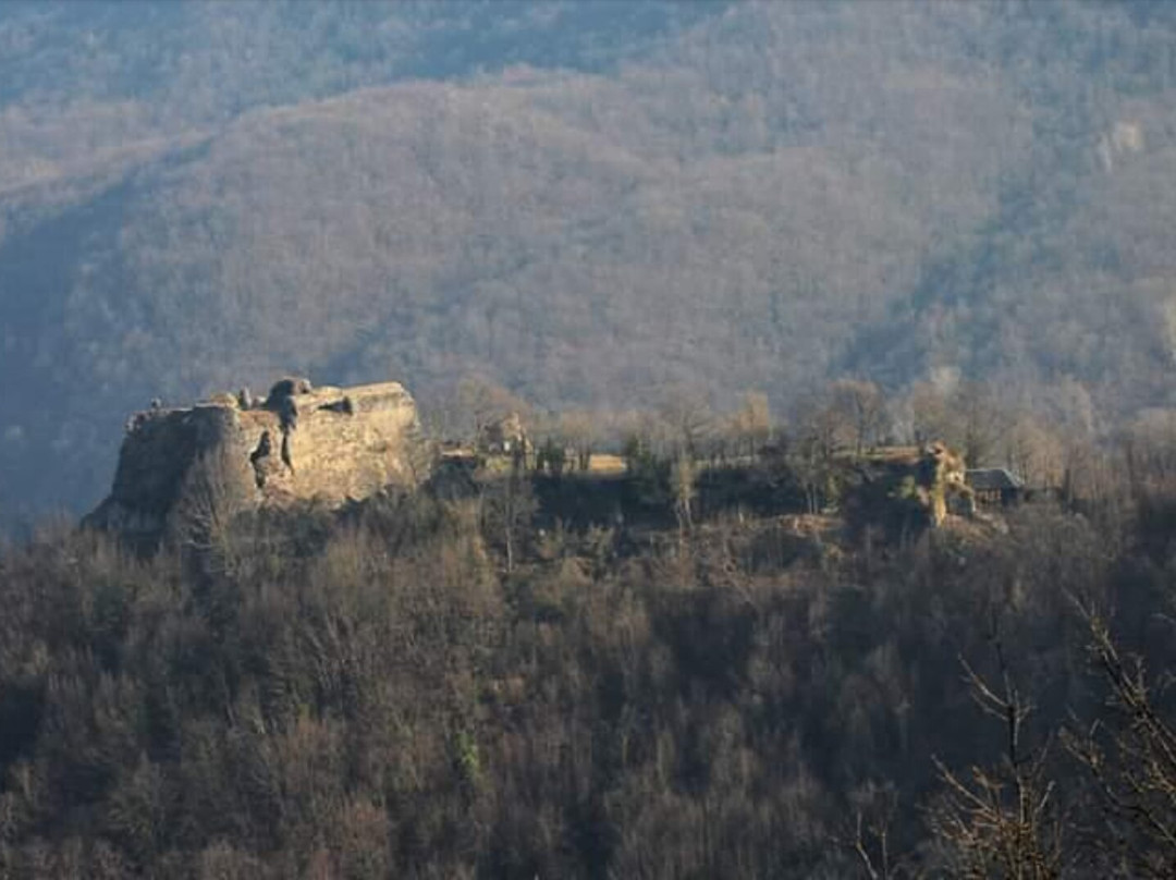 Castello dei Fieschi-Montoggio必去景点