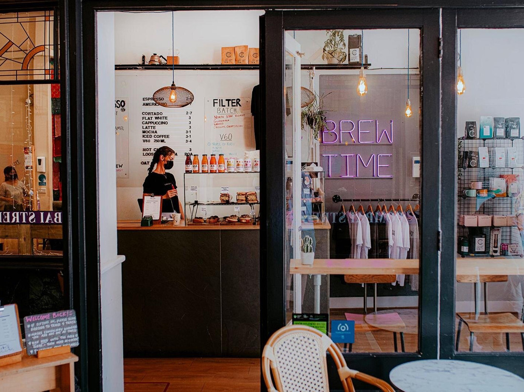 卡迪夫餐馆和美食-Corner Coffee