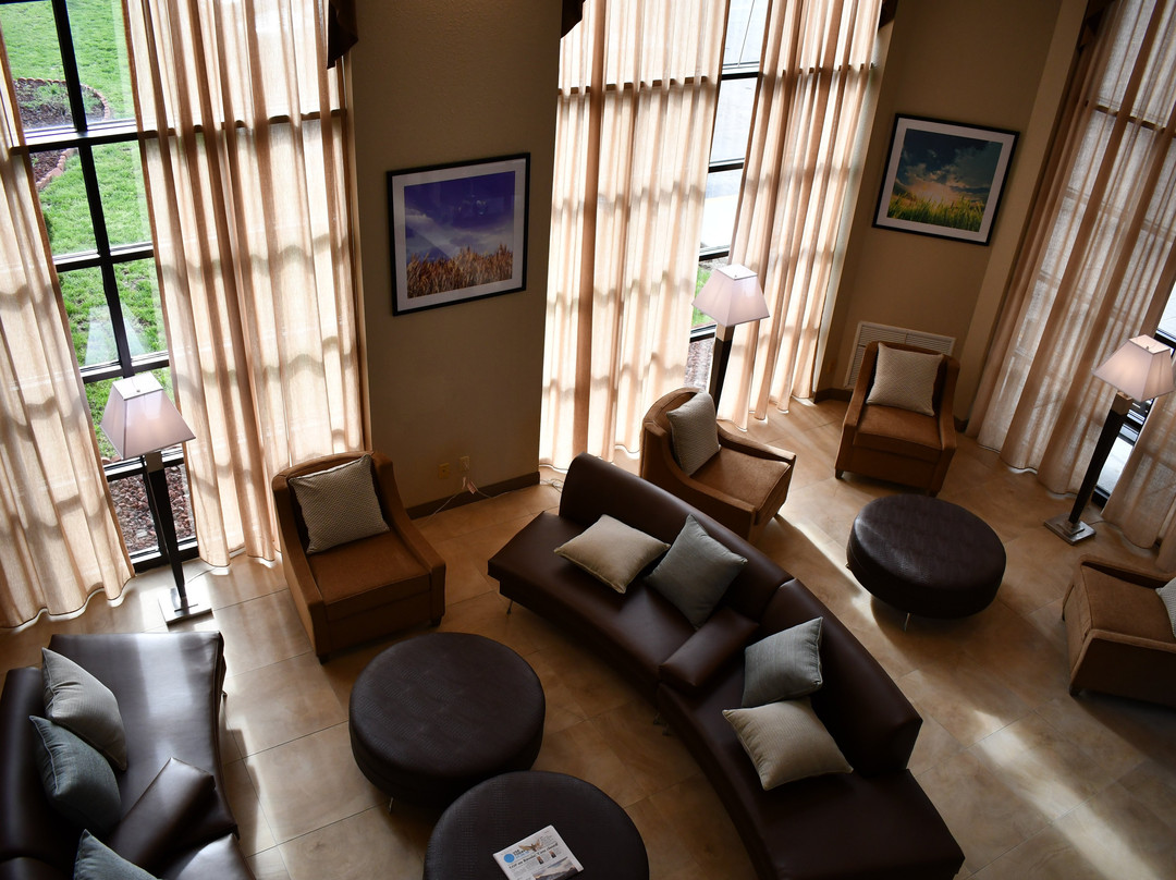 Candlewood Suites Grand Rapids Airport by IHG主图