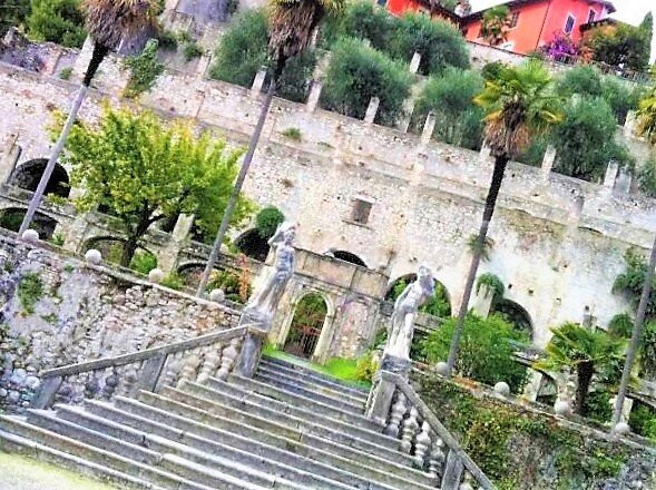 Villa Rizzardi, Brunati, Bulgheroni detta Villa Lucia-Toscolano-Maderno必去景点