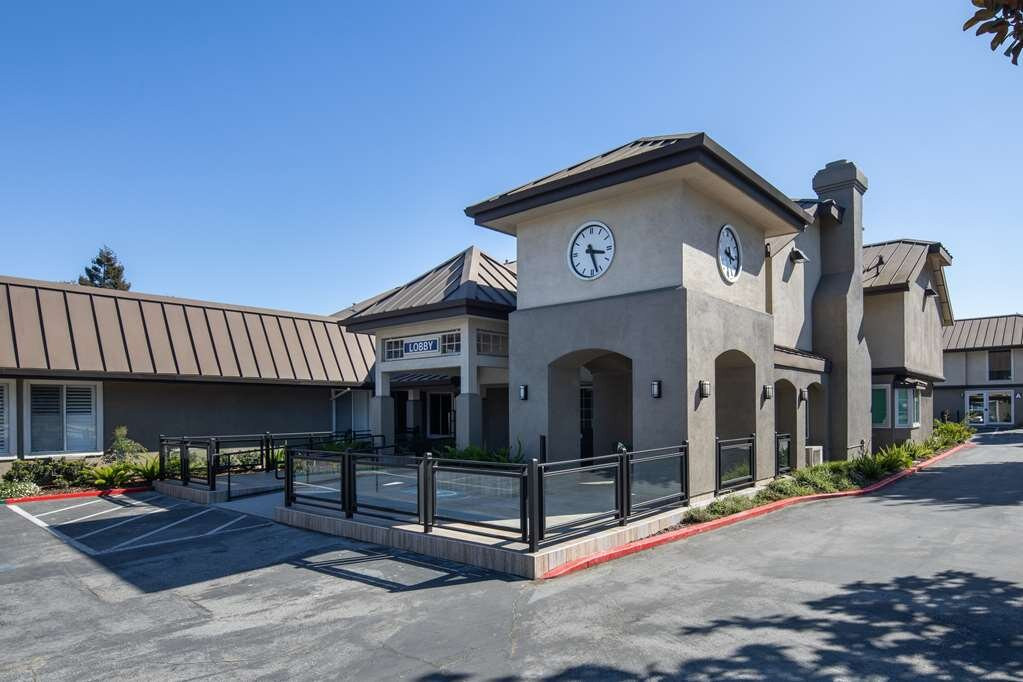 普拉斯谷贝斯特韦斯特酒店主图