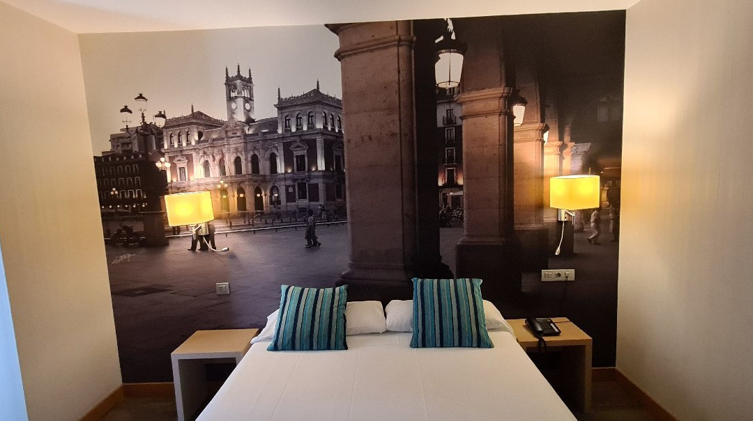 艾娜拉酒店主图