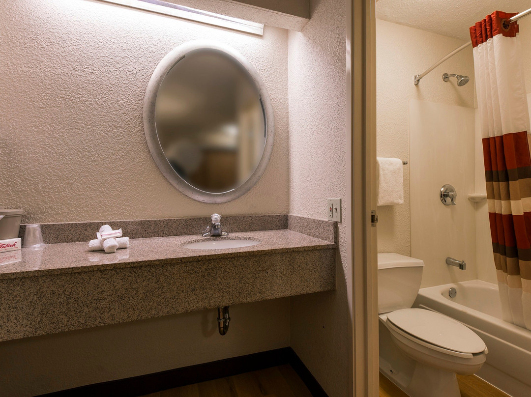 Red Roof Inn Huntington主图