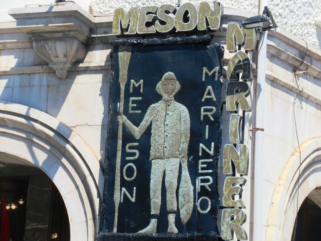 Plaza Del Ayuntamiento-Castro Urdiales必去景点
