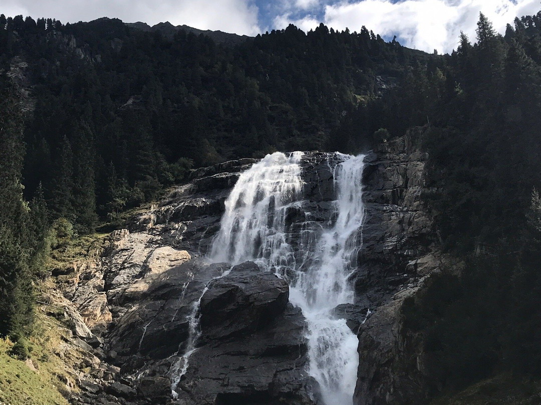 Grawa Waterfall景点图片