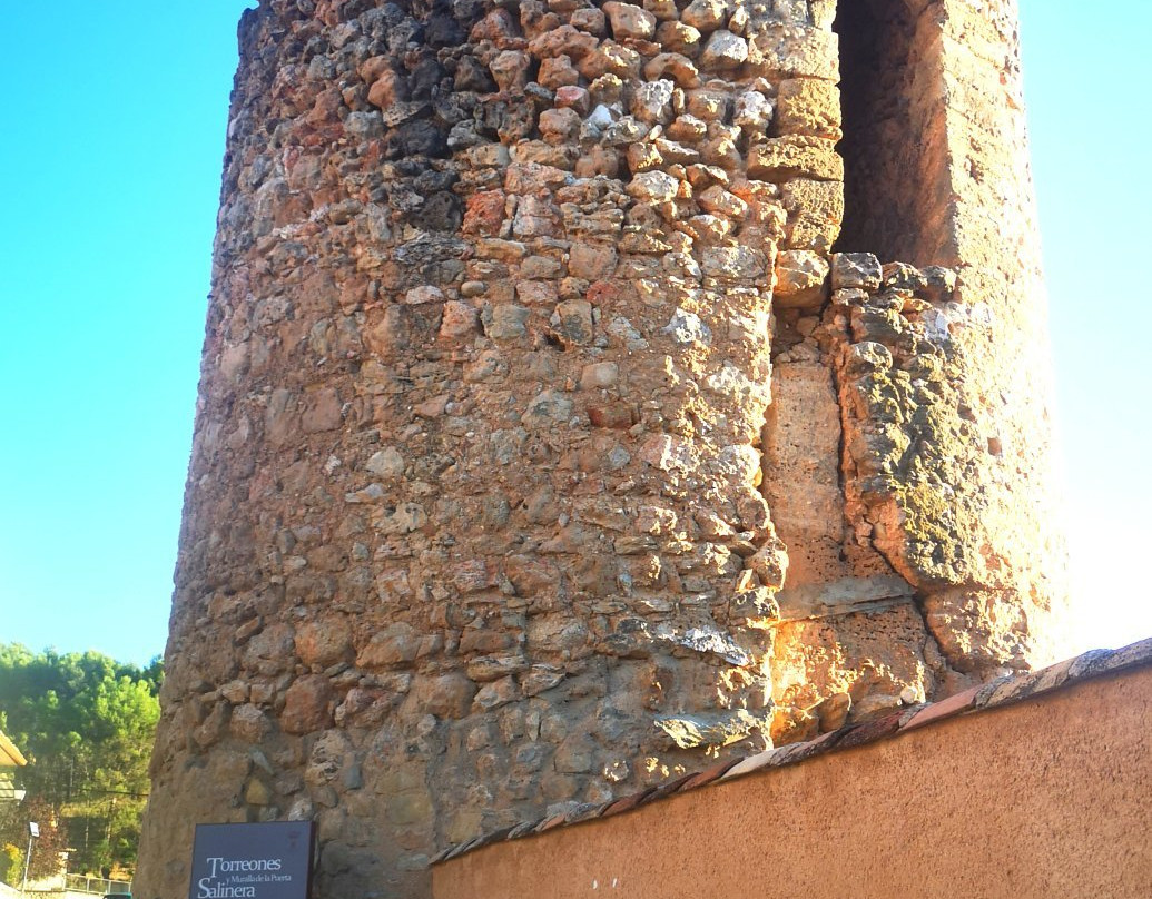 Torreones de la puerta Salinera景点图片