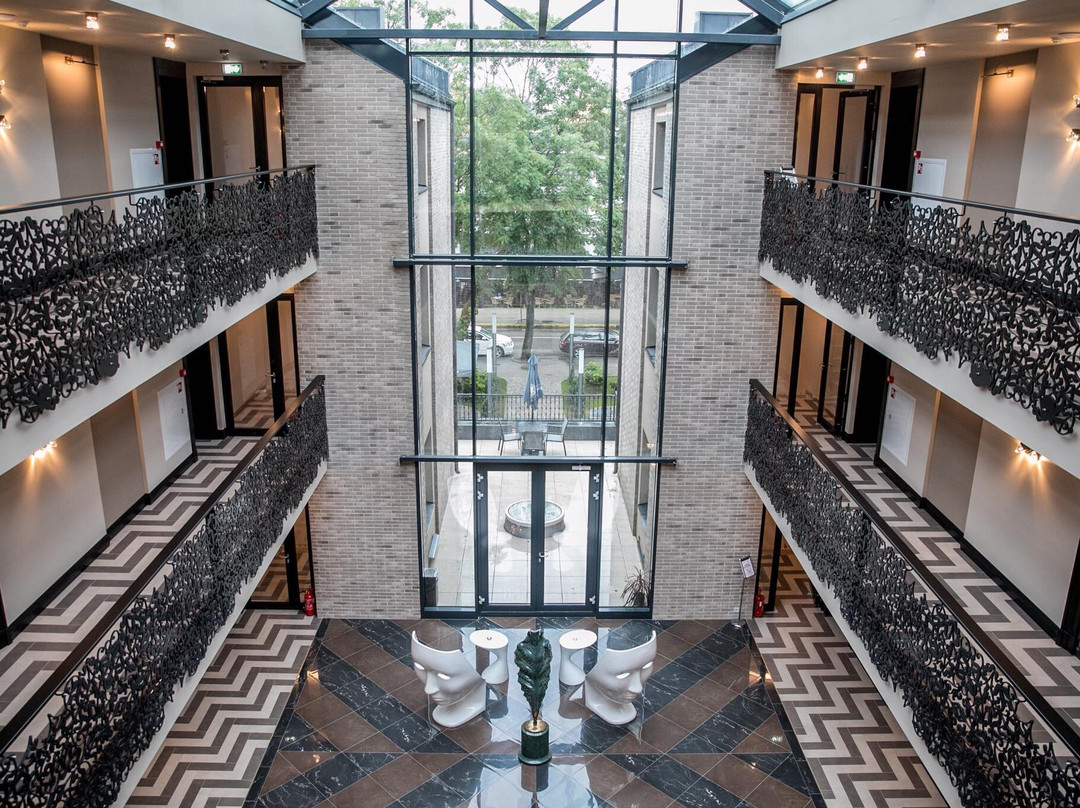 Amsterdam Plaza主图