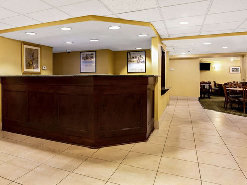 南伯灵顿市中心智选假日酒店主图