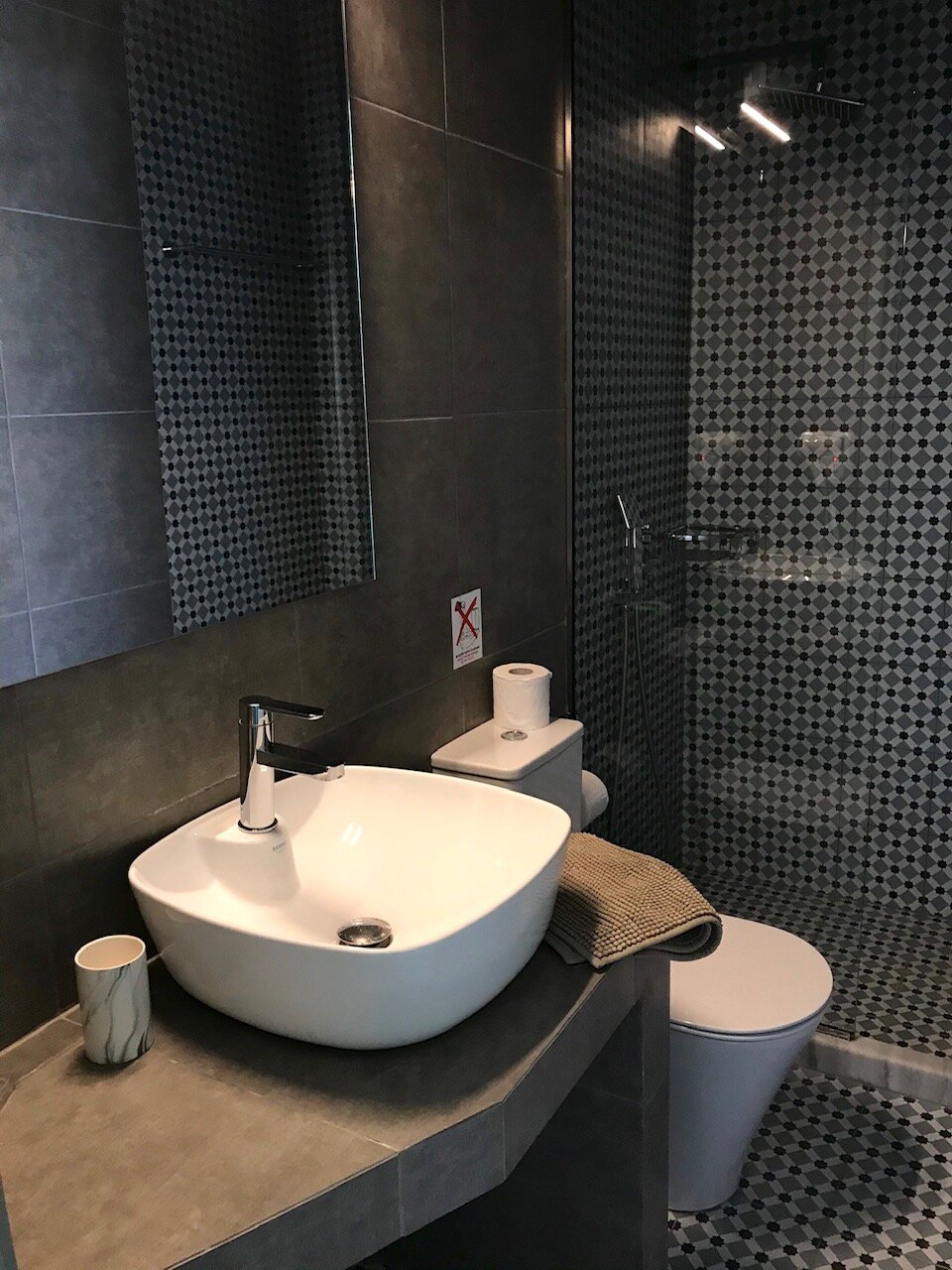 Armeno Resort-浴室