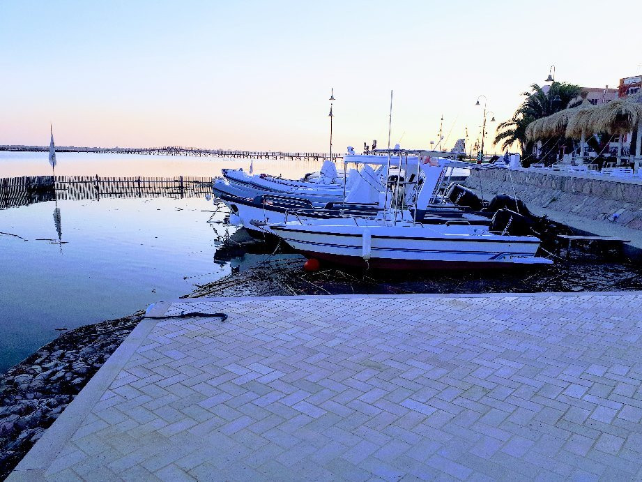 Lago Di Lèsina景点图片