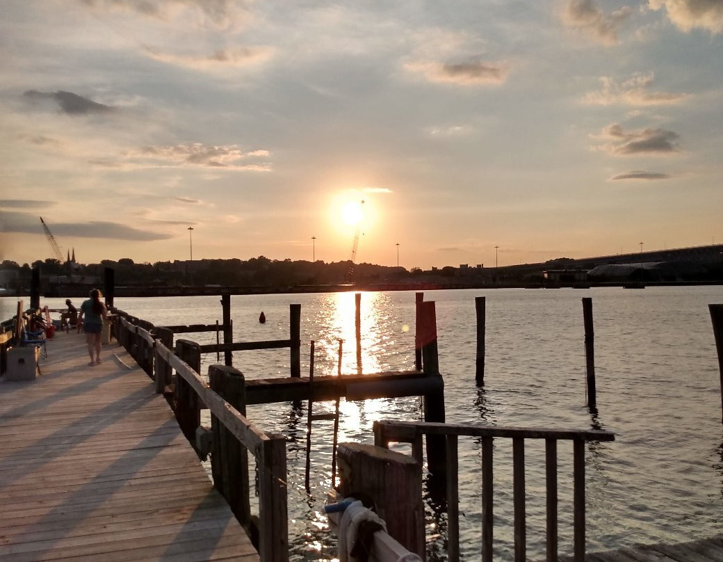 Thames Inn and Marina主图