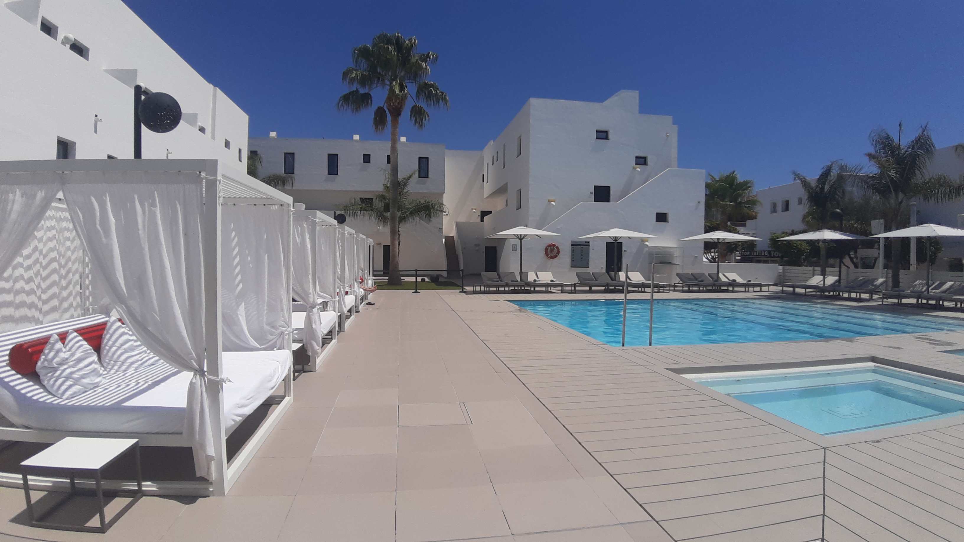 Migjorn Ibiza Suites & Spa-泳池