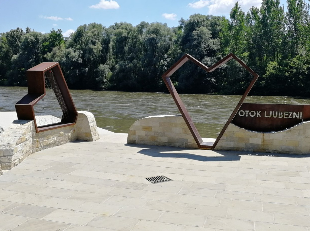 Otok Ljubezni-Beltinci必去景点