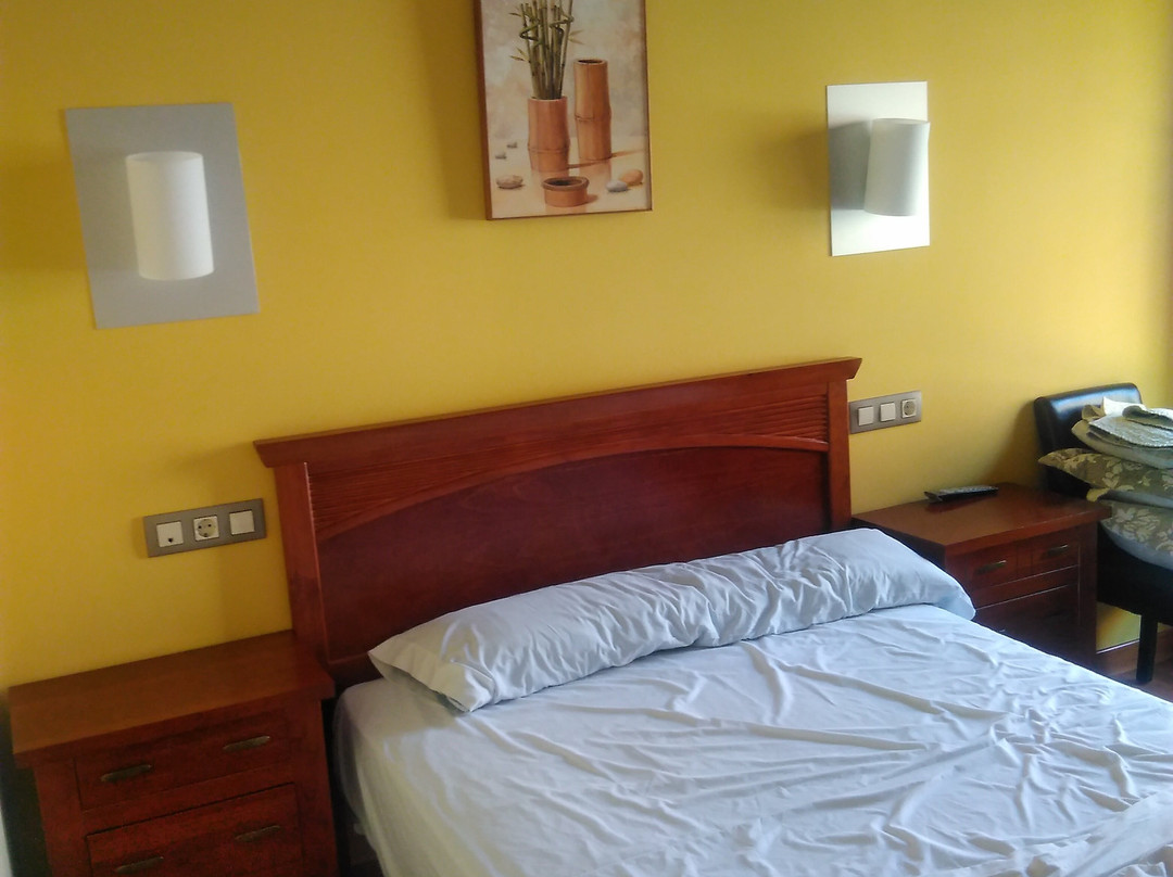 Hotel Reina Isabel主图