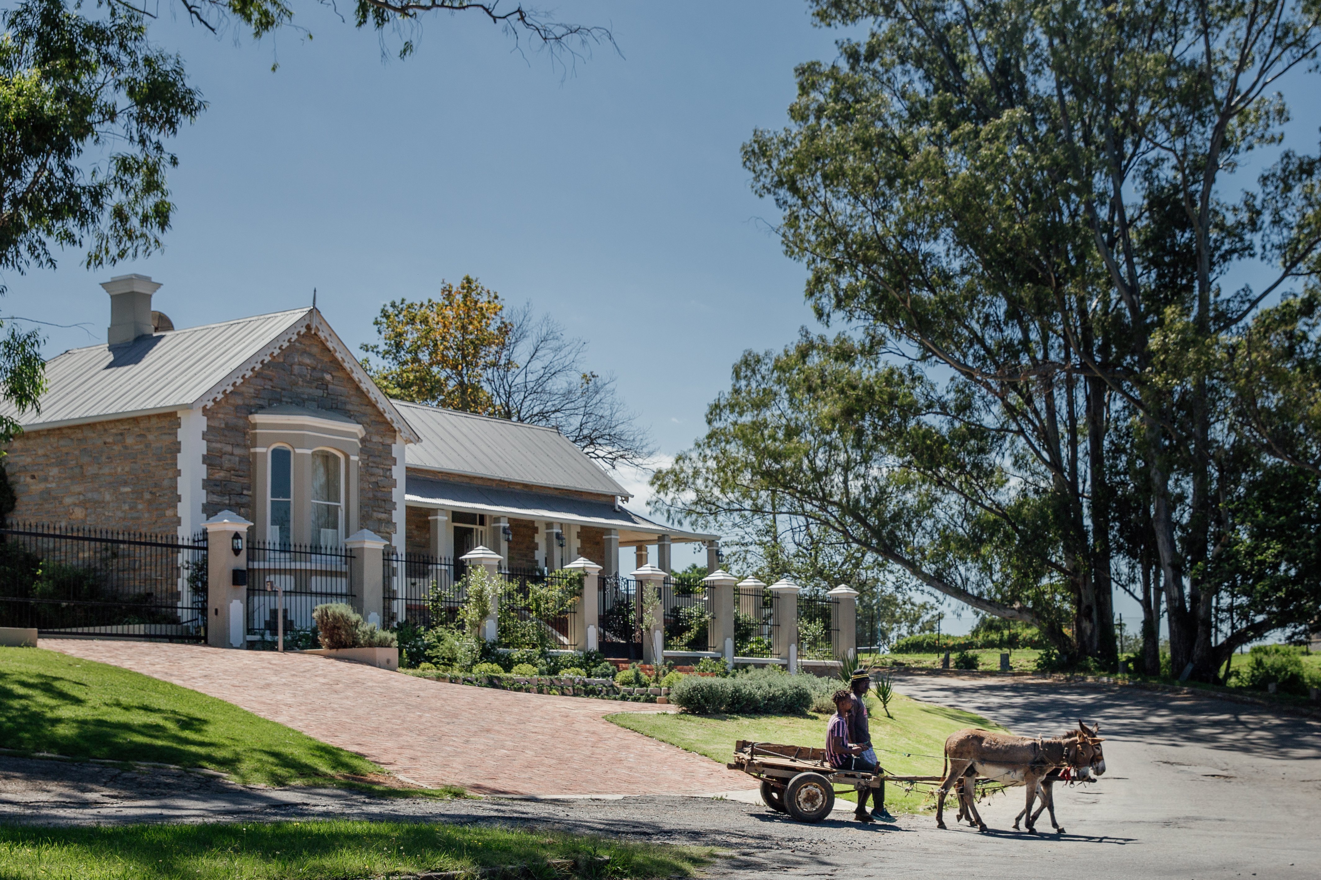 Cornerstone Manor-官方