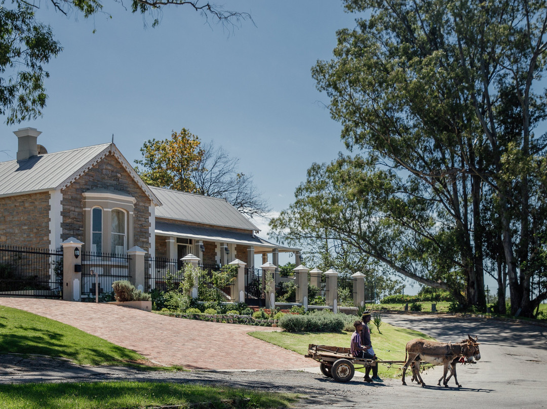 格拉罕镇酒店住宿-Cornerstone Manor