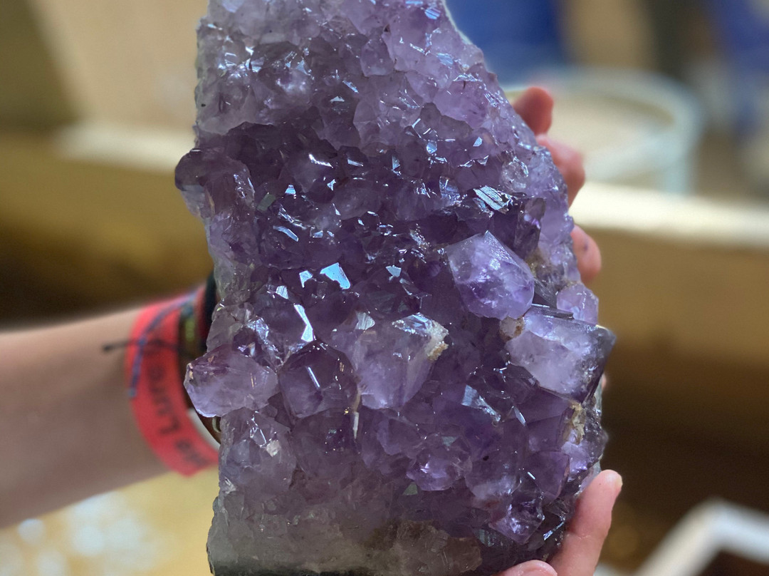 Chimney Rock Gemstone Mine景点图片